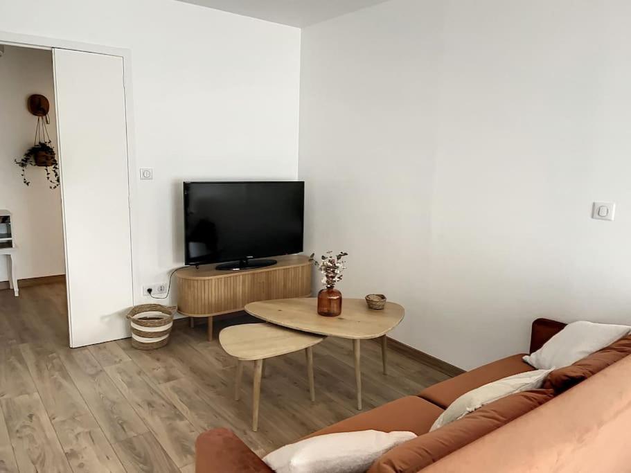 Le Julia - Neuf - Gare Et Garage Apartment Compiegne Bagian luar foto